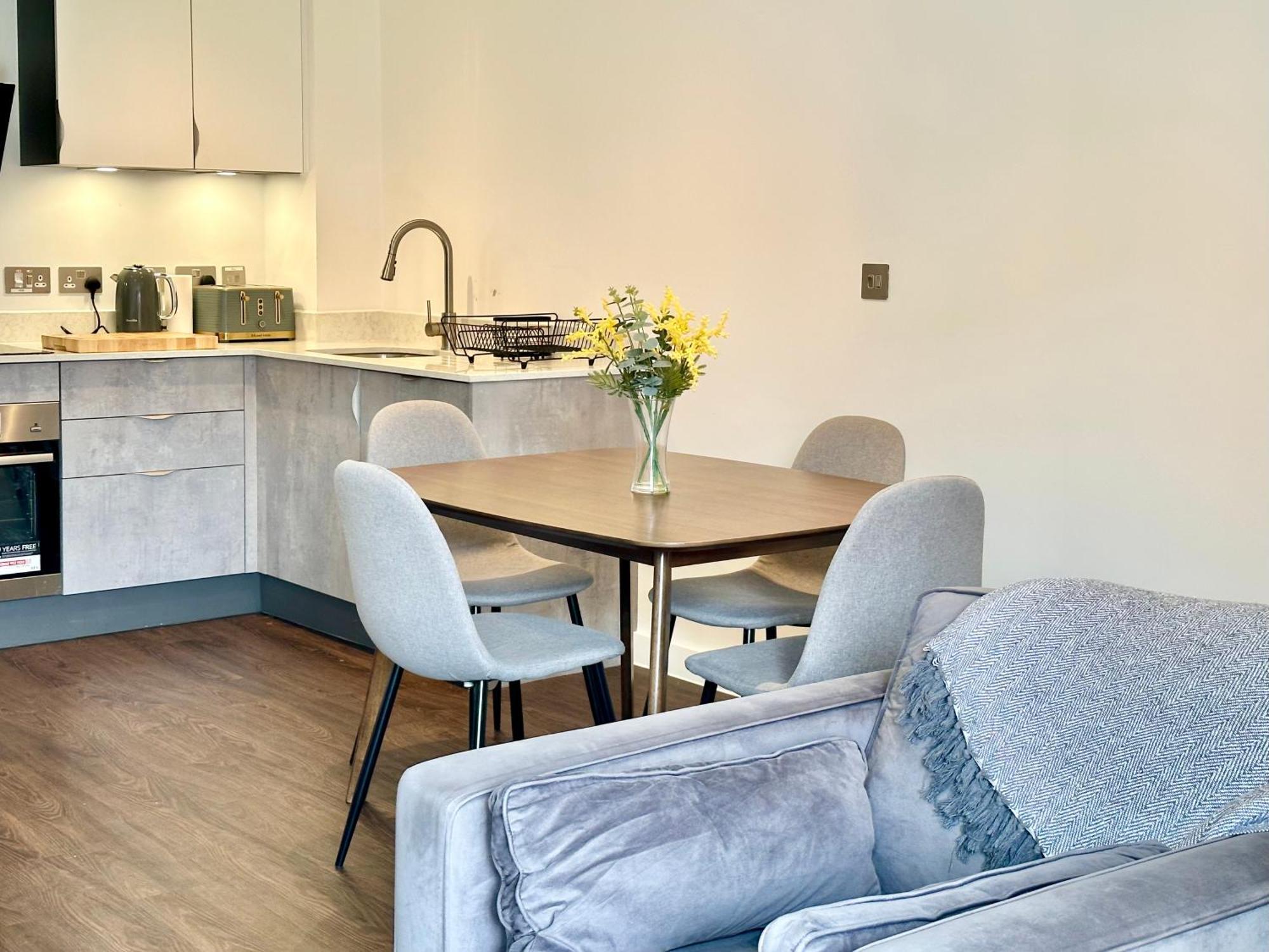 Icona 20 - City Centre Apartment ยอร์ค ภายนอก รูปภาพ